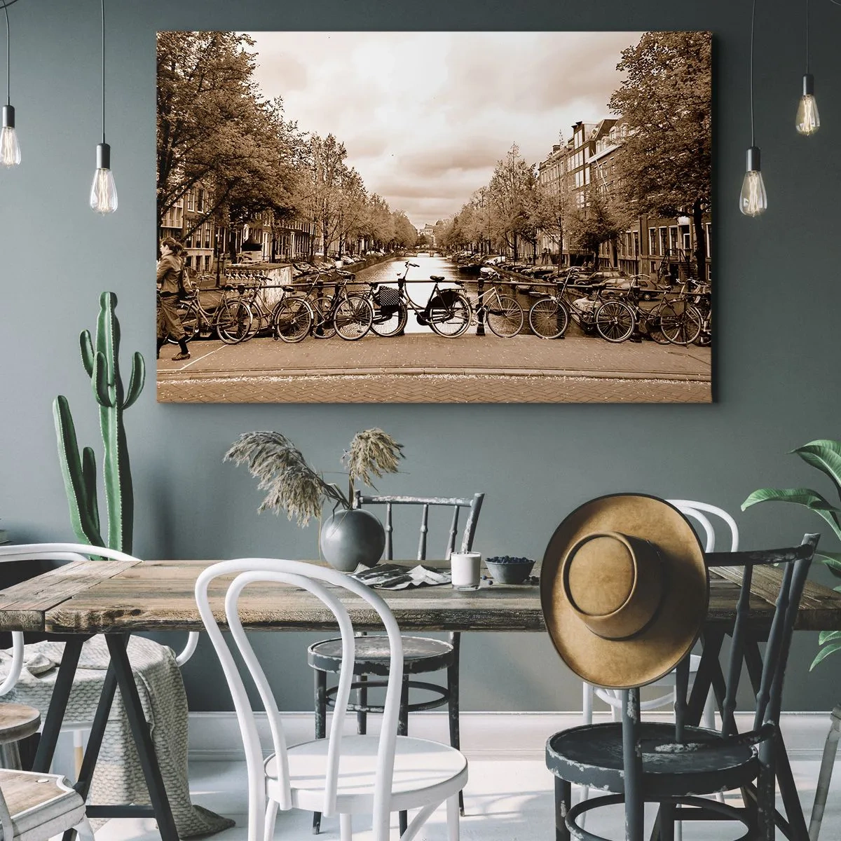 Obraz na plátně - Cyklistický most přes kanál v sépiové barvě - 70x50cm - Nizozemské klima - Moderní nástěnná dekorace do obývacího pokoje a ložnice ARTTOR