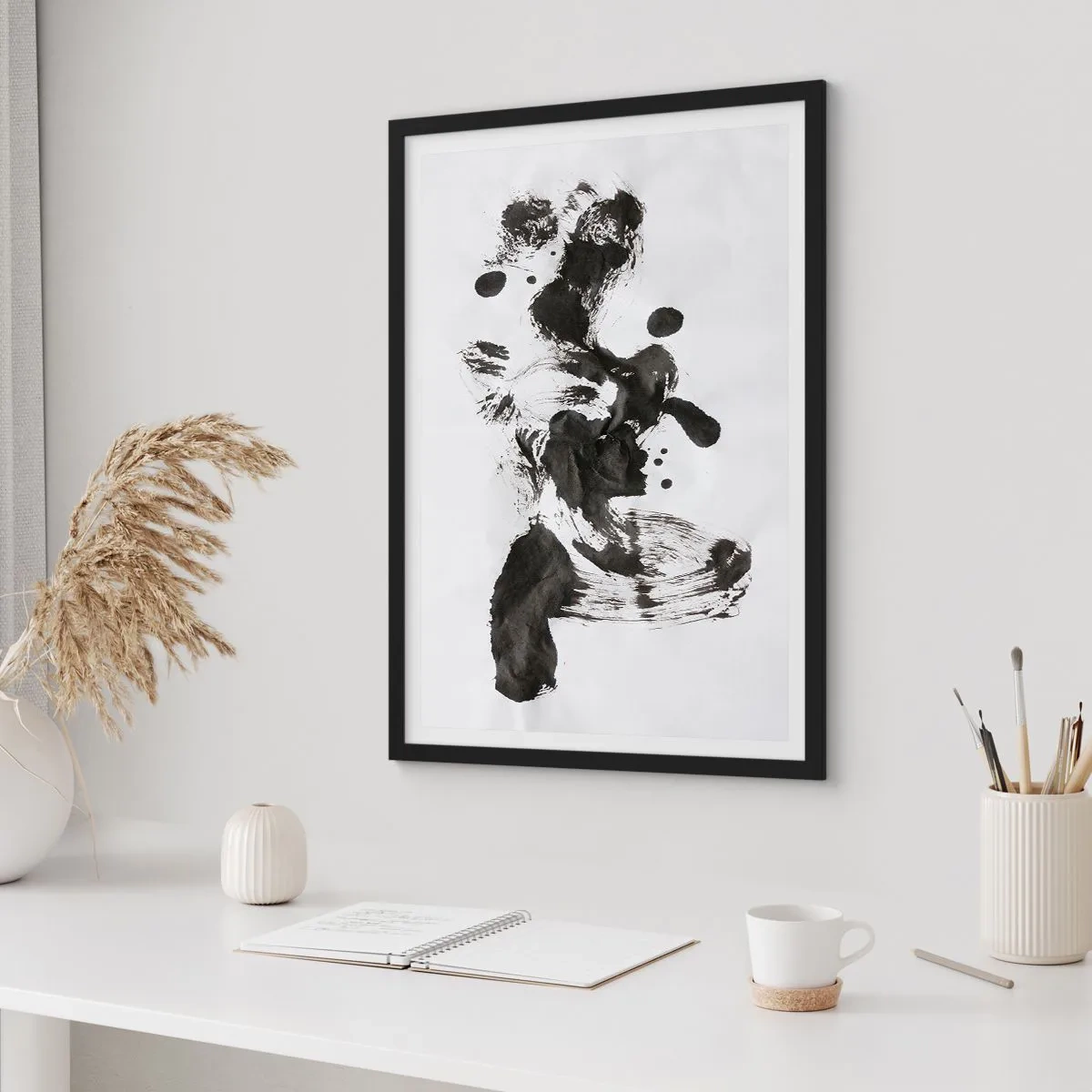 Plakát v černém rámu - Černobílá abstrakce ve stylu expresionismu - 50x70cm - Metoda v šílenství? - Moderní nástěnná dekorace do obývacího pokoje a ložnice ARTTOR