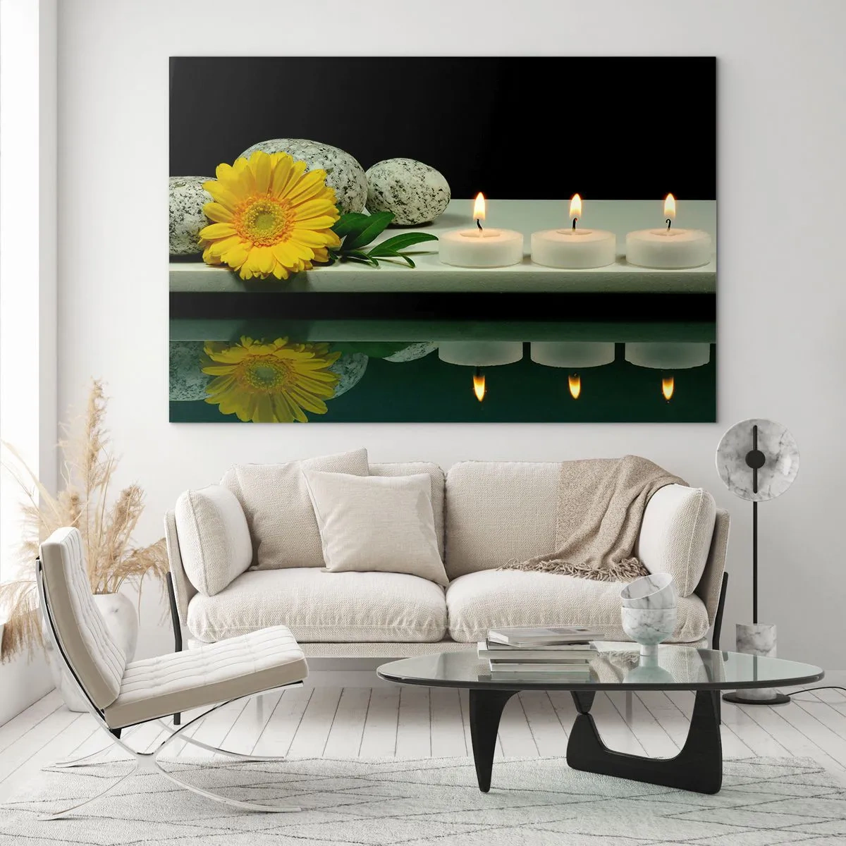 Obraz na skle - Svíčky, kameny a žlutý květ odrážející se ve vodě - 70x50cm - Ukojení smyslů - Moderní nástěnná dekorace do obývacího pokoje a ložnice ARTTOR