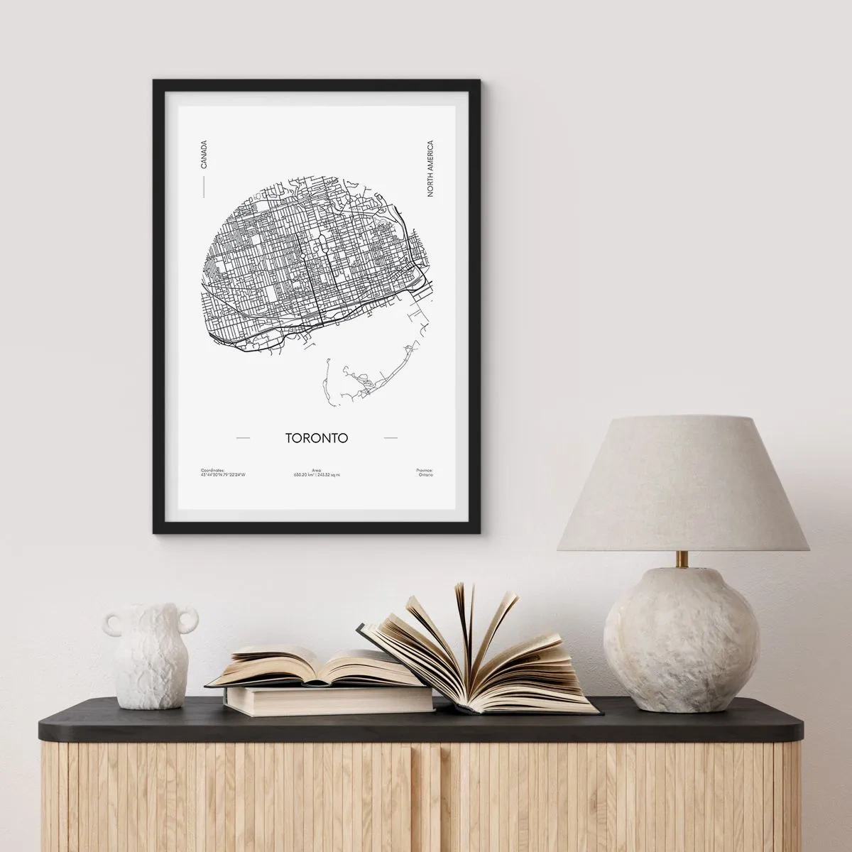 Plakát v černém rámu - Minimalistická černobílá mapa Toronta - 50x70cm - Anatomie Toronta - Moderní nástěnná dekorace do obývacího pokoje a ložnice ARTTOR