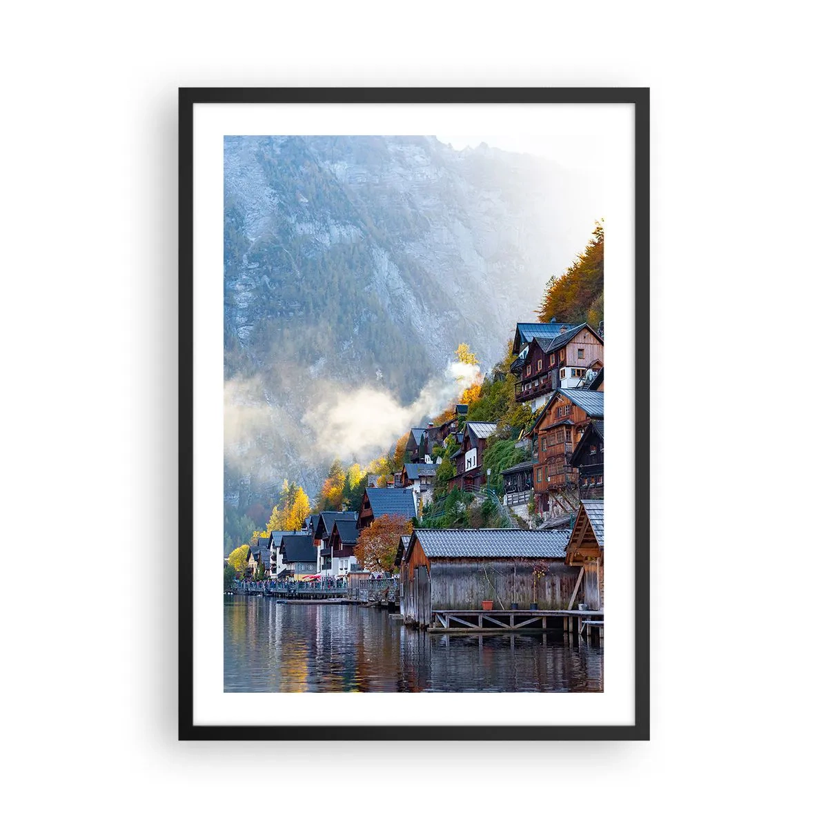 Plakát v černém rámu - Horské městečko u jezera obklopené podzimní aurou - 50x70cm - Alpská krajina - Moderní nástěnná dekorace do obývacího pokoje a ložnice ARTTOR