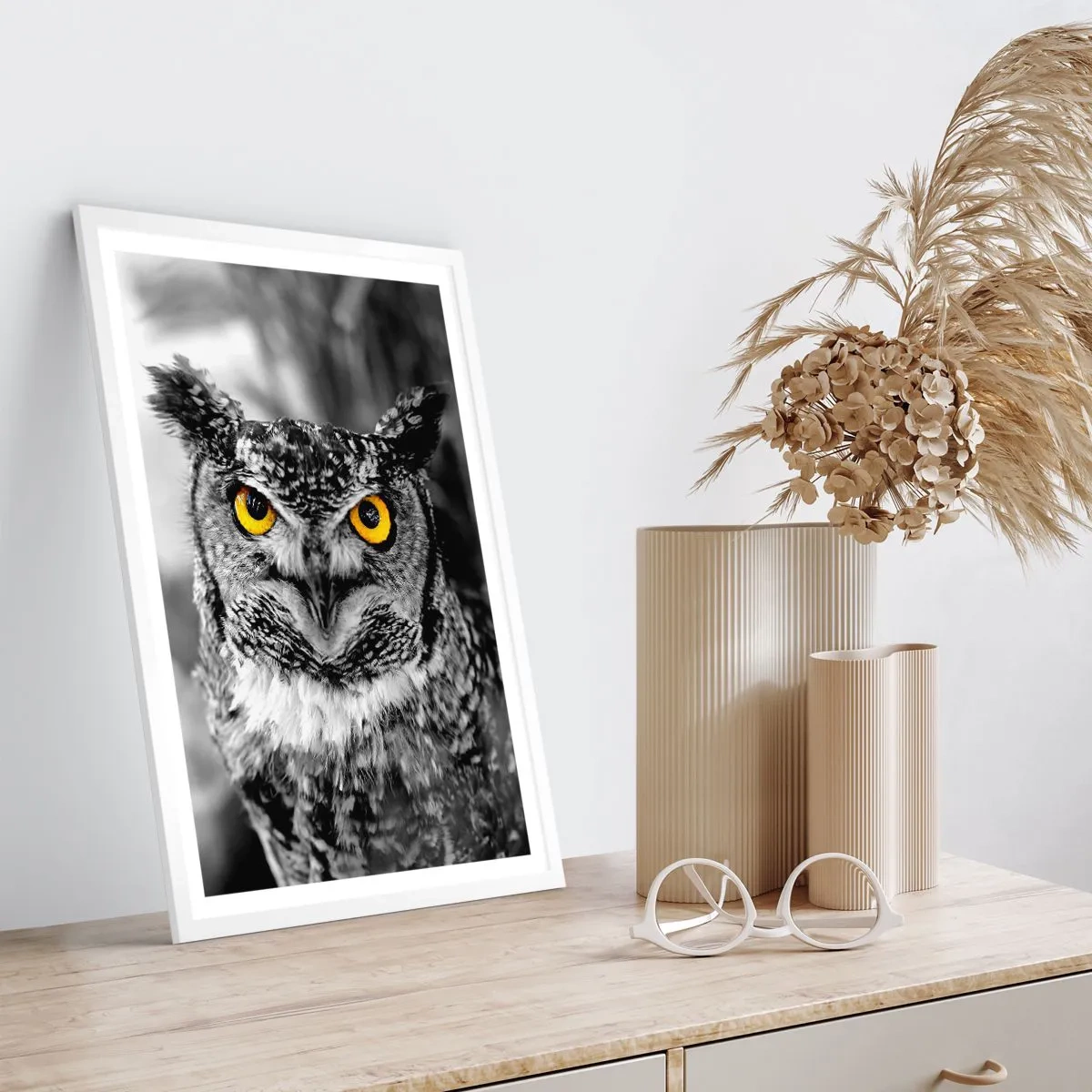 Plakát v bílém rámu - Nic se neschová - 50x70 cm