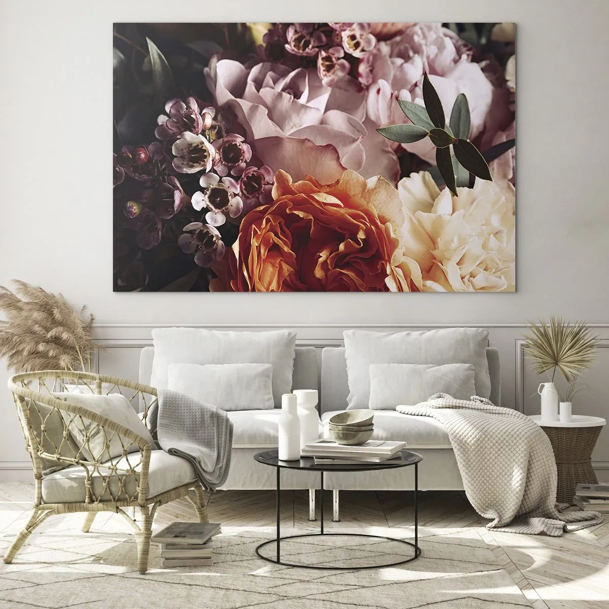 Obraz na skle - Detailní záběr na kompozici růží, karafiátů a malých květin. - 70x50cm - Zabalené do krásy - Moderní nástěnná dekorace do obývacího pokoje a ložnice ARTTOR