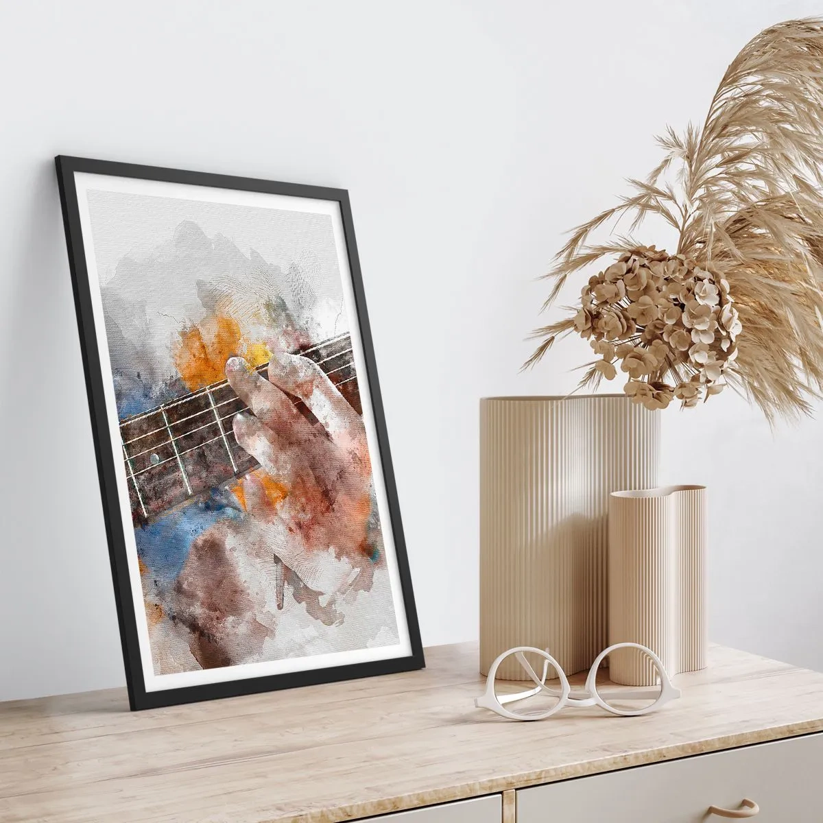 Plakát v černém rámu - Umělecká ruka hrající na kytaru ve stylu akvarelu - 50x70cm - Poezie mezi strunami - Moderní nástěnná dekorace do obývacího pokoje a ložnice ARTTOR