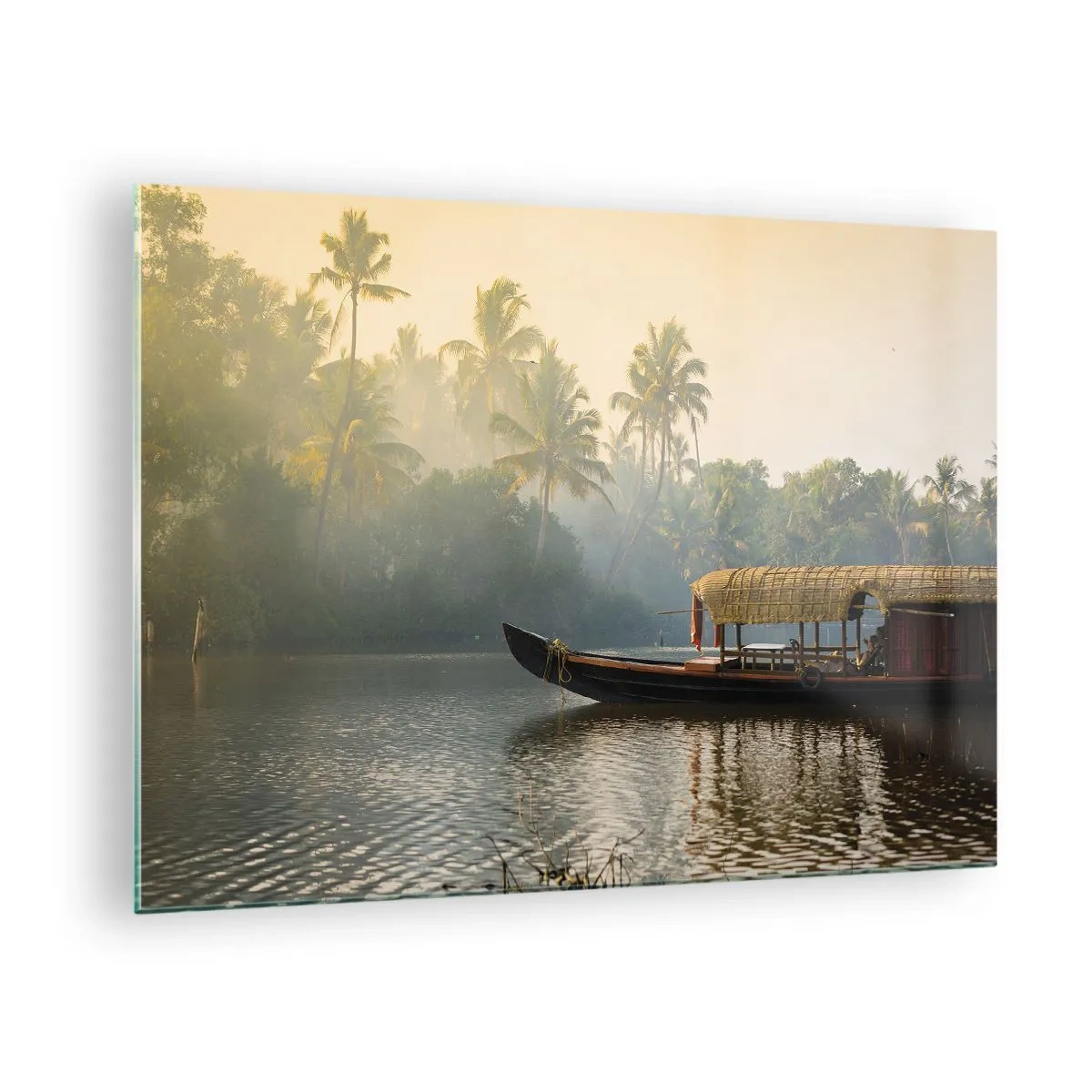 Obraz na skle - Loď na klidné řece obklopené palmami ráno - 70x50cm - Dům na řece - Moderní nástěnná dekorace do obývacího pokoje a ložnice ARTTOR