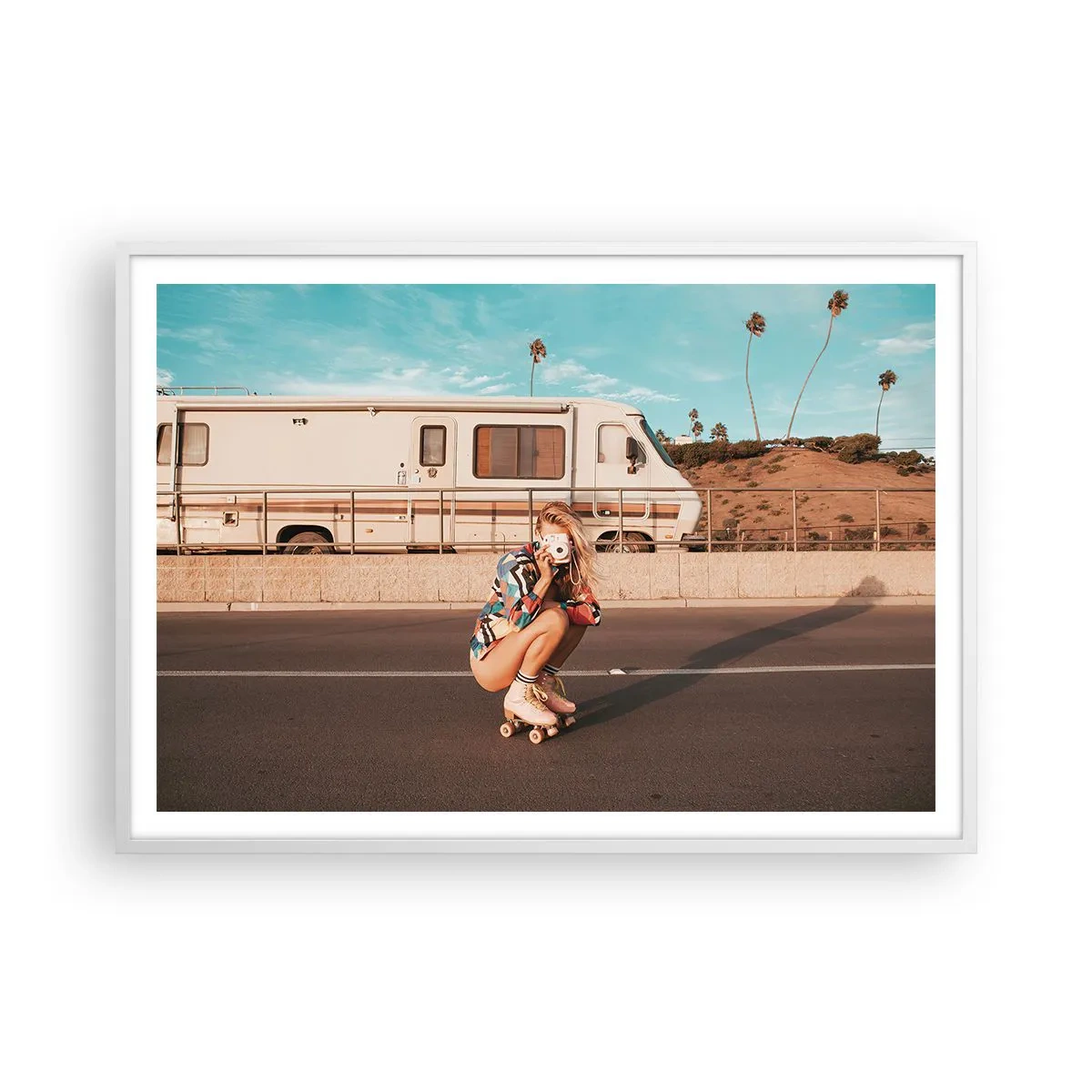 Plakát v bílém rámu - Usmějte se! - 100x70 cm