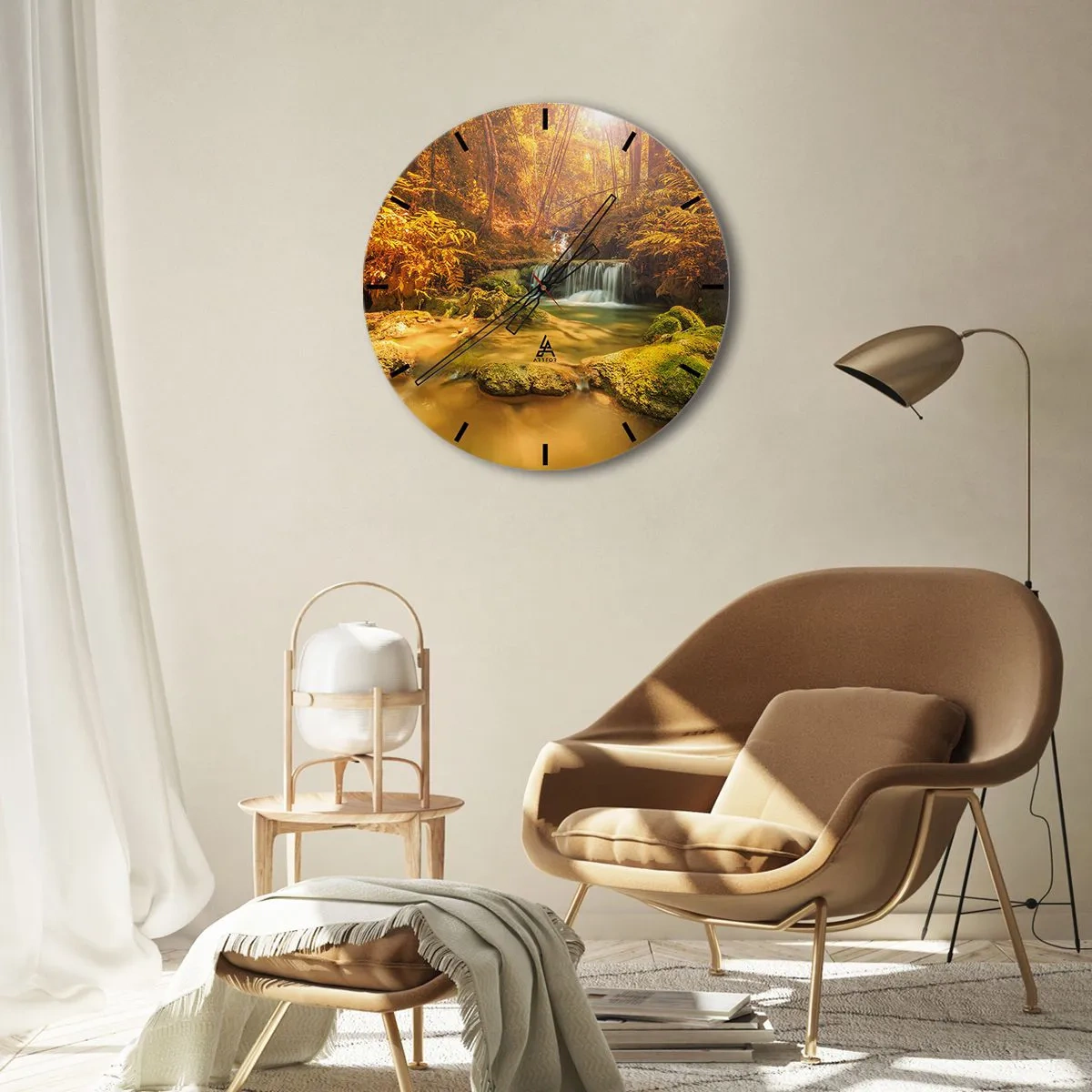 Nástěnné hodiny - Lesní vodopád ve zlaté - 40x40 cm