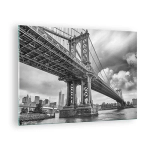 Obraz na skle - Visutý most v monochromatickém prostředí - 70x50cm - Do srdce města - Moderní nástěnná dekorace do obývacího pokoje a ložnice ARTTOR