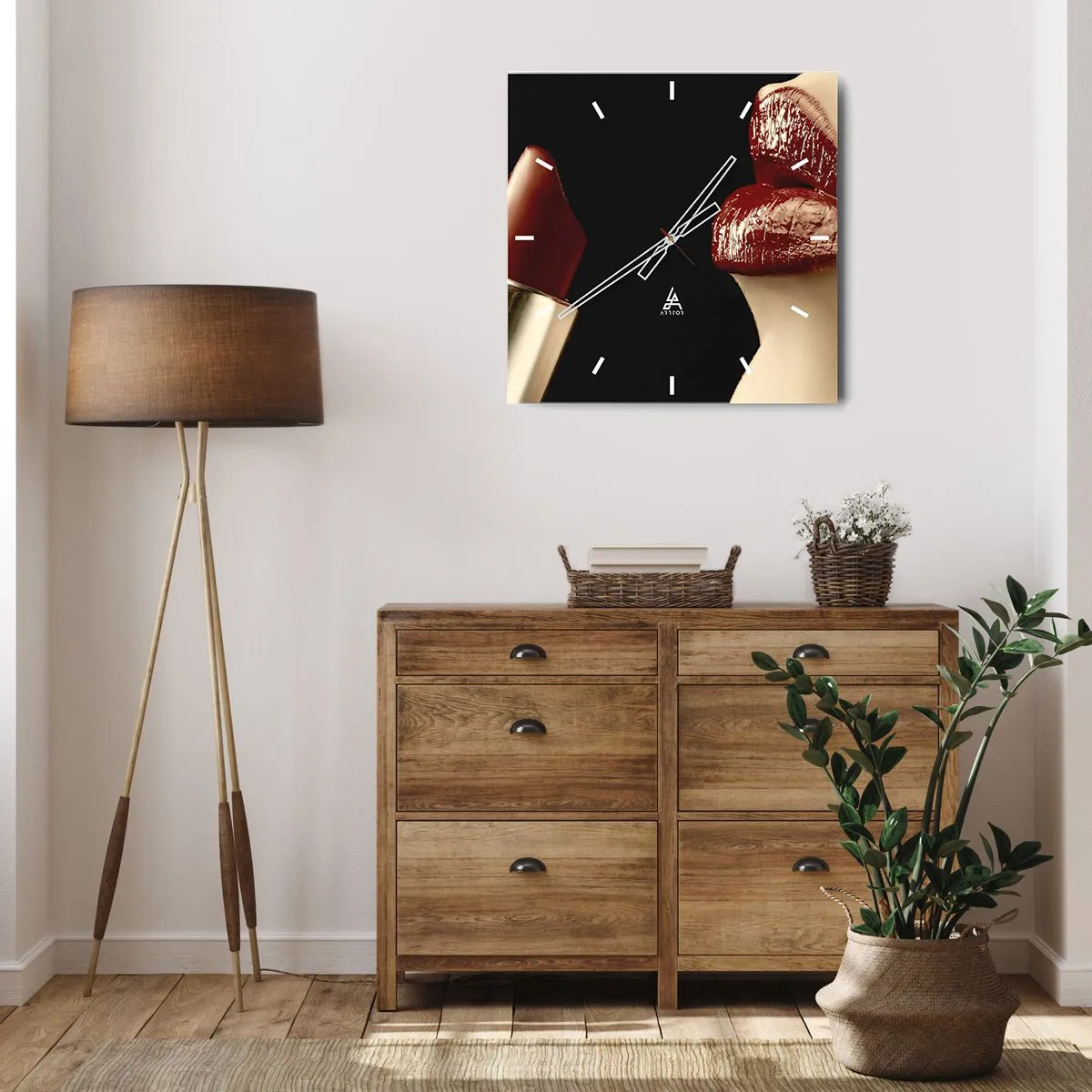 Nástěnné hodiny - Smyslnost a lesk karmínu - 30x30 cm