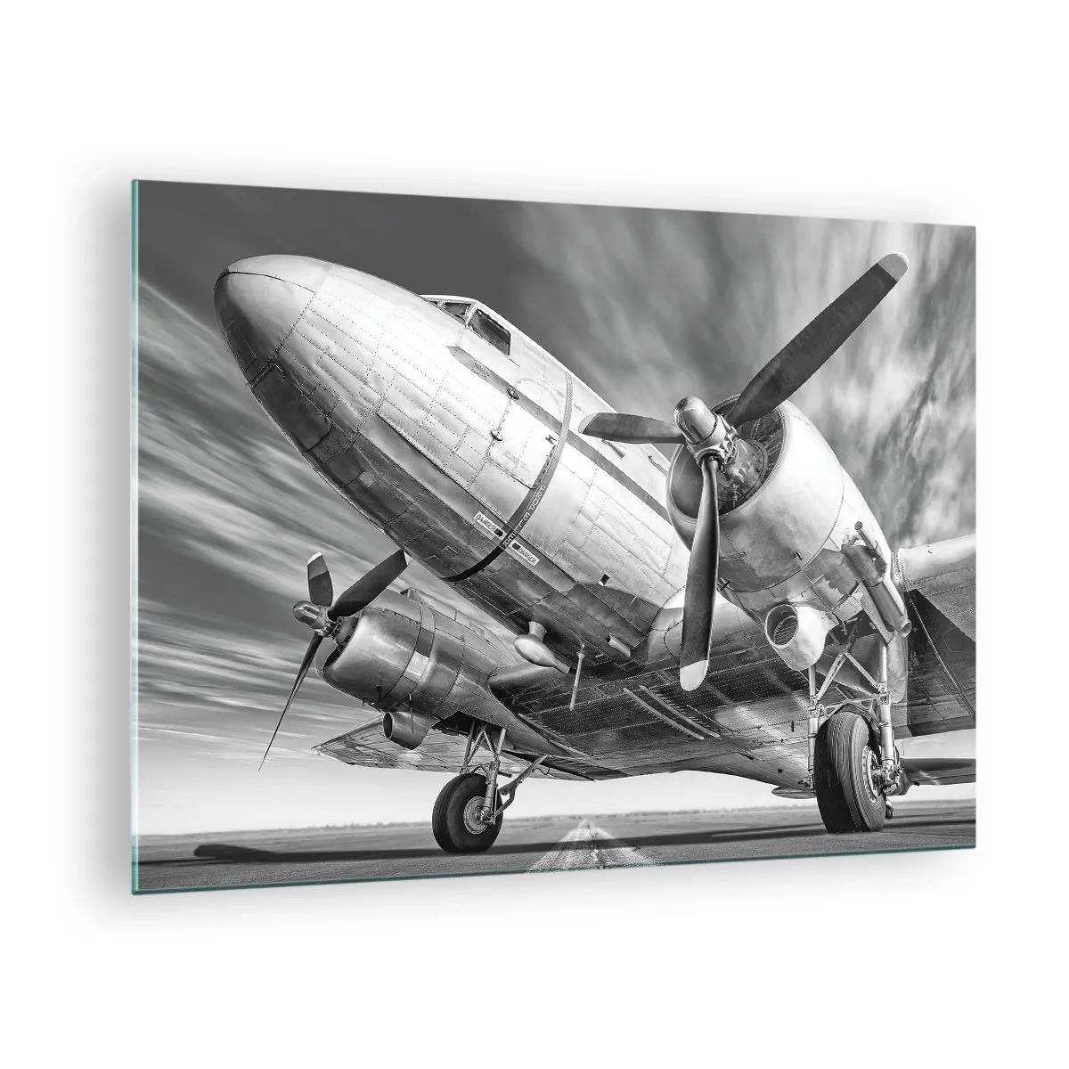 Obraz na skle - Černobílé vrtulové letadlo na ranveji - 70x50cm - Vždy připraven k letu - Moderní nástěnná dekorace do obývacího pokoje a ložnice ARTTOR