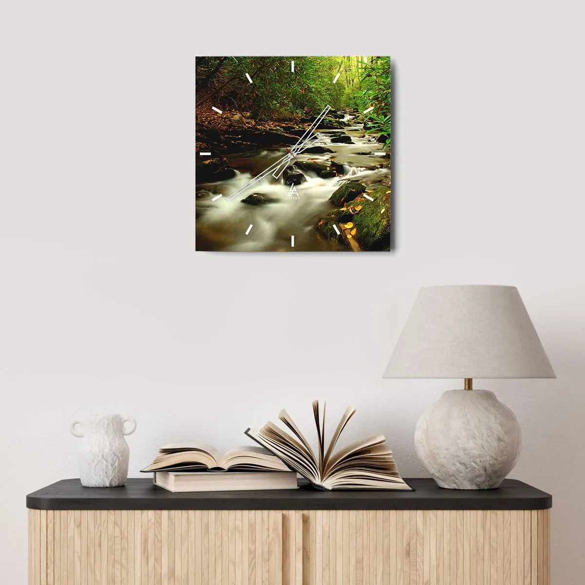 Nástěnné hodiny - Jako tekuté stříbro - 30x30 cm