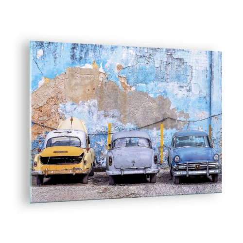 Obraz na skle - Veteráni na pozadí zničené zdi - 70x50cm - Setkání veteránů - Moderní nástěnná dekorace do obývacího pokoje a ložnice ARTTOR