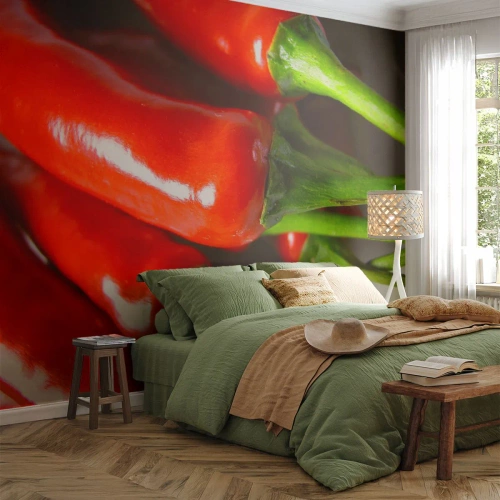 Fototapeta Standard Eco - Červené chilli papričky na světlém pozadí - 100x70cm - Šťavnaté, lesklé, hladké - Moderní nástěnná dekorace do obývacího pokoje a ložnice ARTTOR