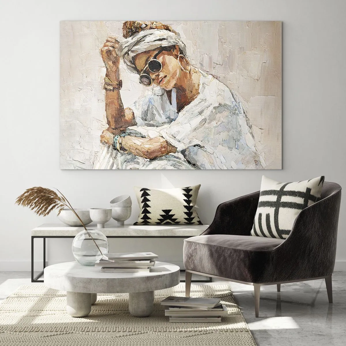 Obraz na skle - Portrét ženy s brýlemi a turbanem namalovaný špachtlí - 70x50cm - Portrét v plném slunci - Moderní nástěnná dekorace do obývacího pokoje a ložnice ARTTOR
