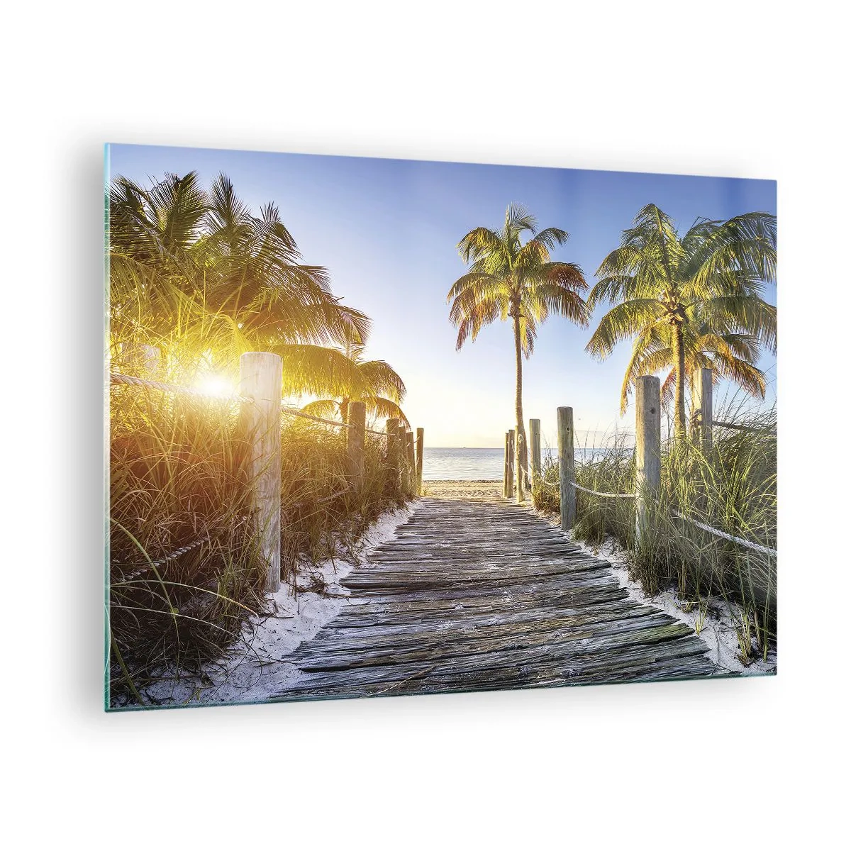 Obraz na skle - Dřevěná cesta na pláži obklopená palmami - 70x50cm - Přímo do ráje - Moderní nástěnná dekorace do obývacího pokoje a ložnice ARTTOR