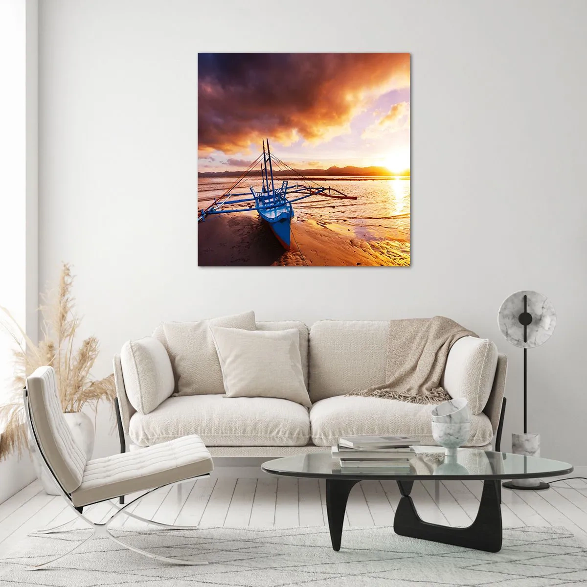 Obraz na skle - Po celém dni se natáhnout na písku - 50x50 cm