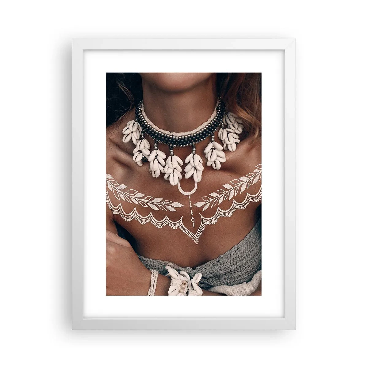 Plakát v bílém rámu - Talismany, rituály ženskosti - 30x40 cm