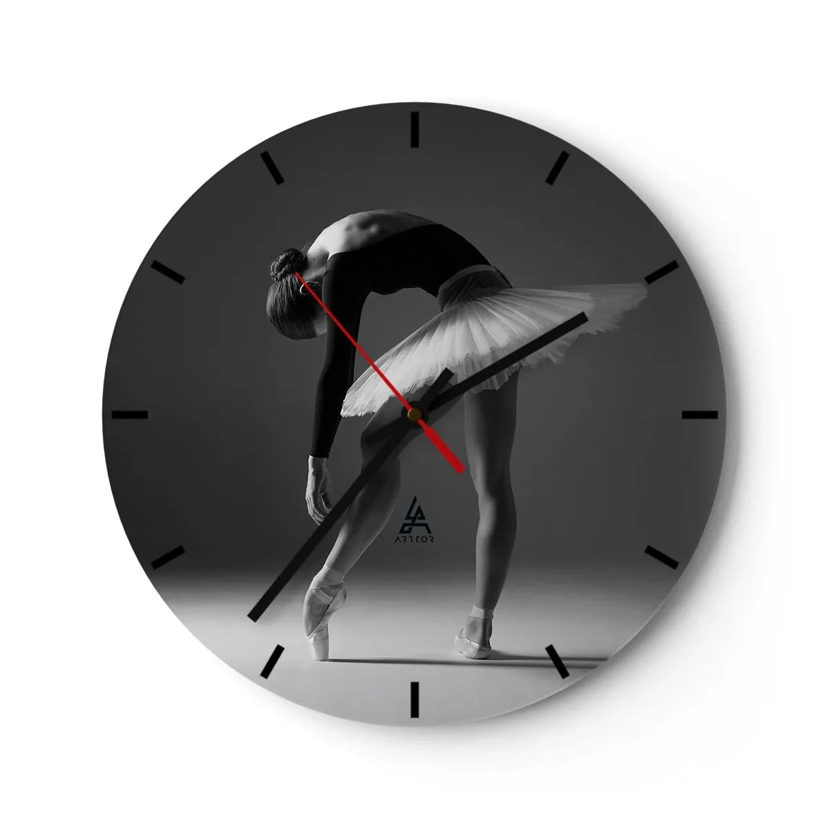 Nástěnné hodiny - Černá a bílá baletka v klasické taneční póze - 30x30cm - Bella ballerina - Moderní nástěnná dekorace do obývacího pokoje, kuchyně a ložnice ARTTOR