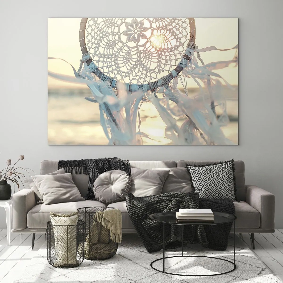 Obraz na skle - Krajkový totem s jemnými třásněmi na pozadí zapadajícího slunce nad mořem. - 70x50cm - Krajkový totem - Moderní nástěnná dekorace do obývacího pokoje a ložnice ARTTOR