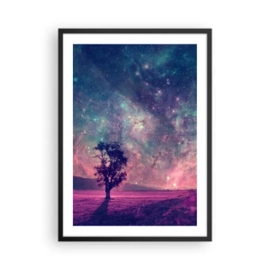 Plakát v černém rámu - Strom na pozadí hvězdné oblohy v barevných odstínech - 50x70cm - Pod magickou oblohou - Moderní nástěnná dekorace do obývacího pokoje a ložnice ARTTOR