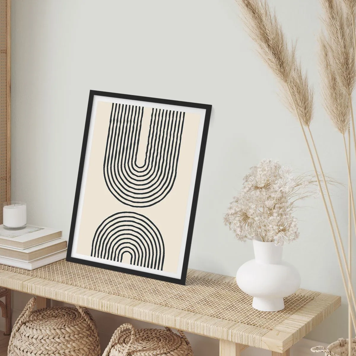 Plakát v černém rámu - Abstraktní vzor s čarami tvořícími symetrické oblouky v minimalistickém stylu. - 50x70cm - Již brzy… - Moderní nástěnná dekorace do obývacího pokoje a ložnice ARTTOR