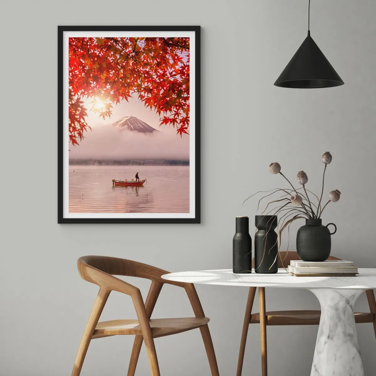 Plakát v černém rámu - Hora Fudži s lodí na jezeře a podzimním listím - 50x70cm - V japonském stylu - Moderní nástěnná dekorace do obývacího pokoje a ložnice ARTTOR