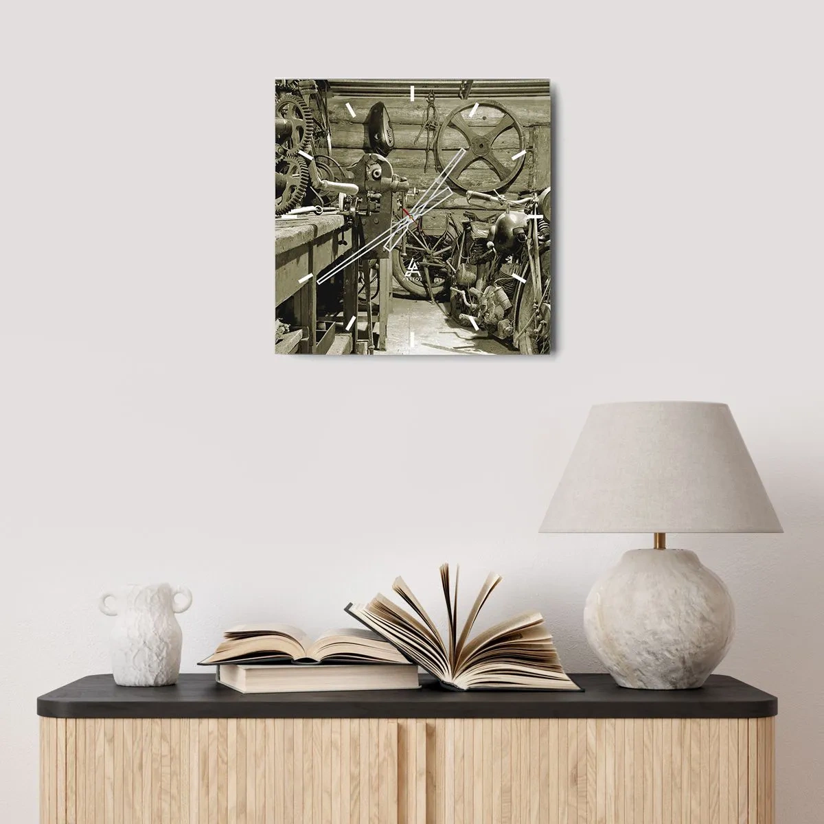 Nástěnné hodiny - V kůlně strýce Vládi - 40x40 cm