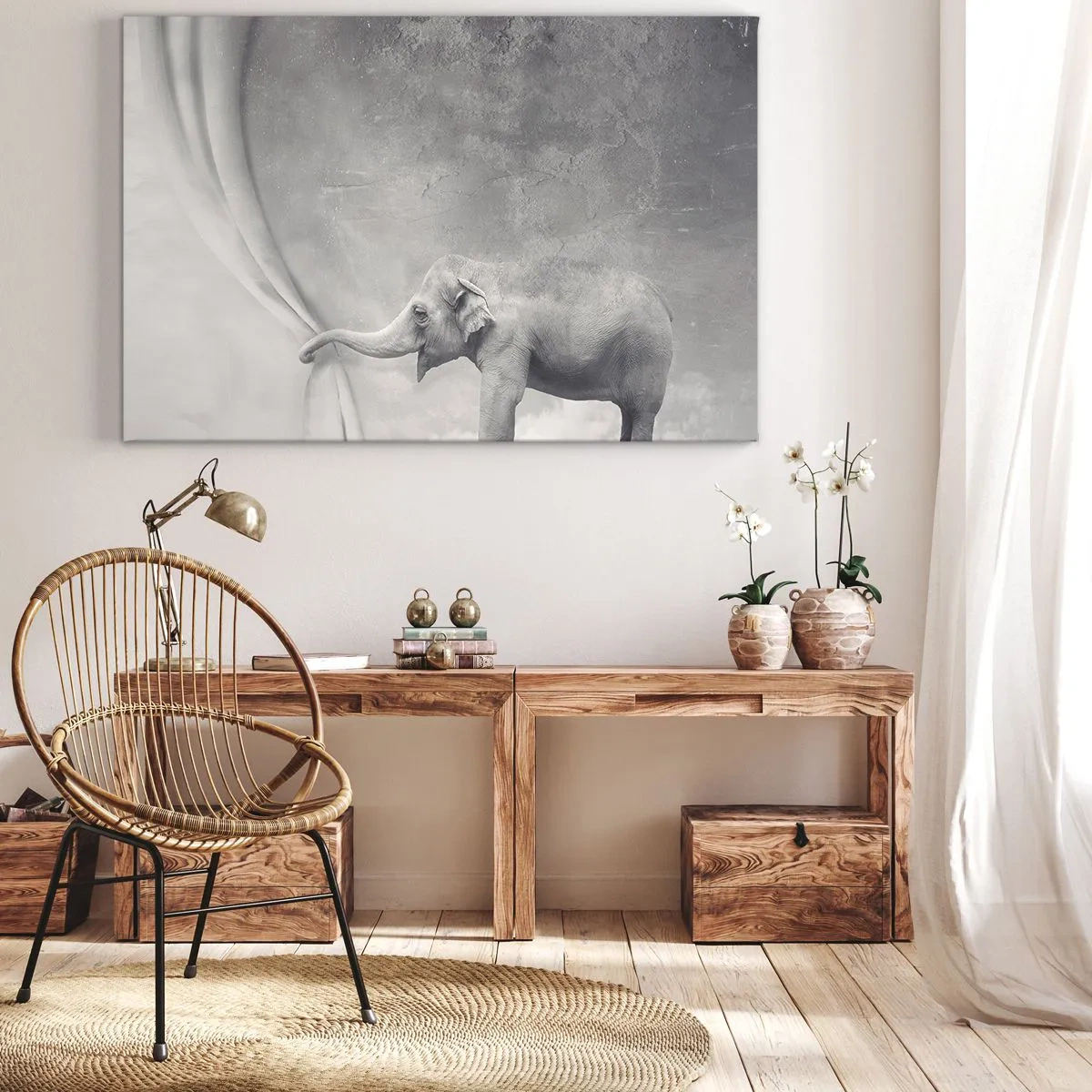 Obraz na plátně - Slon odhrnuje oponu v surrealistickém černobílém záběru - 70x50cm - Odhalit tajemství - Moderní nástěnná dekorace do obývacího pokoje a ložnice ARTTOR