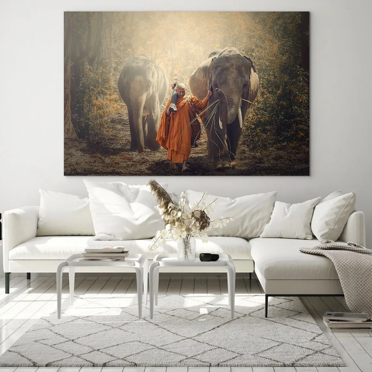 Obraz na skle - Mnich se dvěma slony v lesním prostředí - 70x50cm - Plné pochopení - Moderní nástěnná dekorace do obývacího pokoje a ložnice ARTTOR