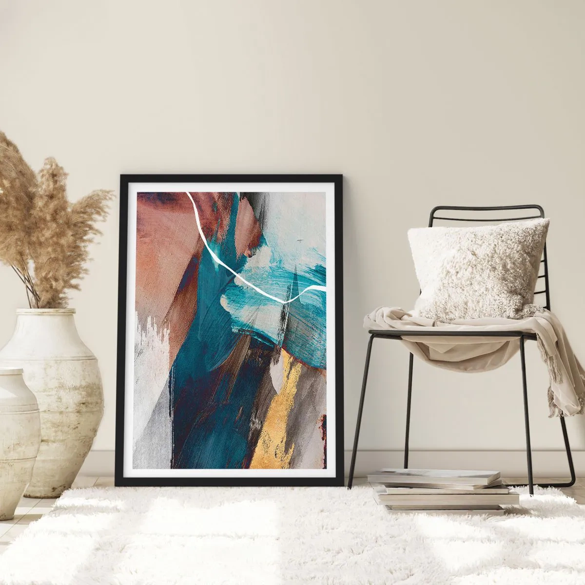 Plakát v černém rámu - Expresivní abstrakce v odstínech modré a zlaté - 50x70cm - Na plno a s energií - Moderní nástěnná dekorace do obývacího pokoje a ložnice ARTTOR
