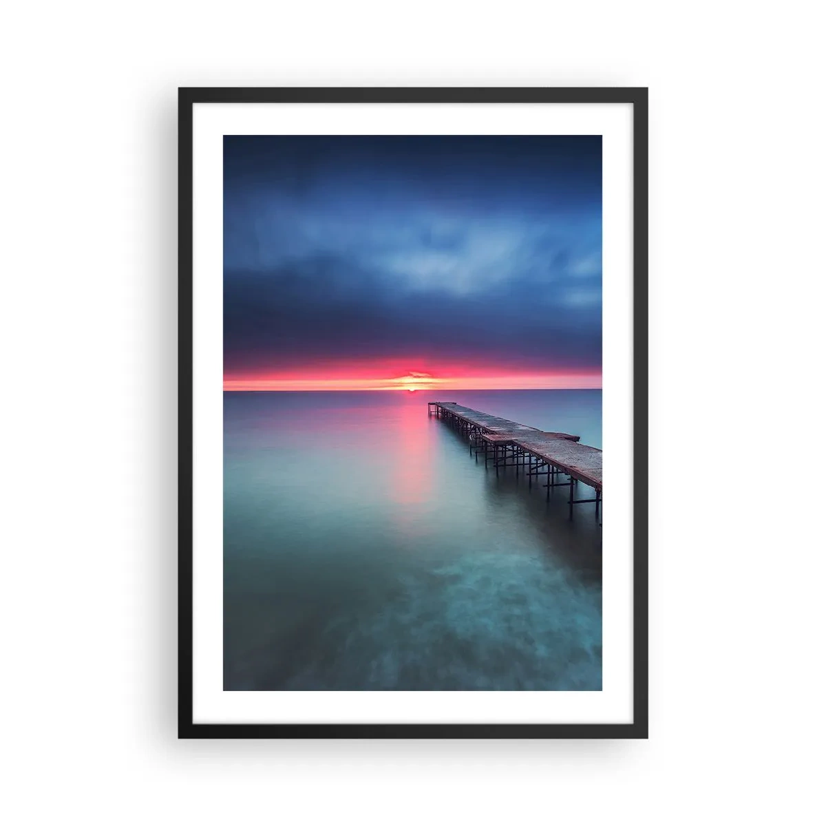 Plakát v černém rámu - Molo táhnoucí se do klidného moře při západu slunce - 50x70cm - Mezi nebem a zemí - Moderní nástěnná dekorace do obývacího pokoje a ložnice ARTTOR