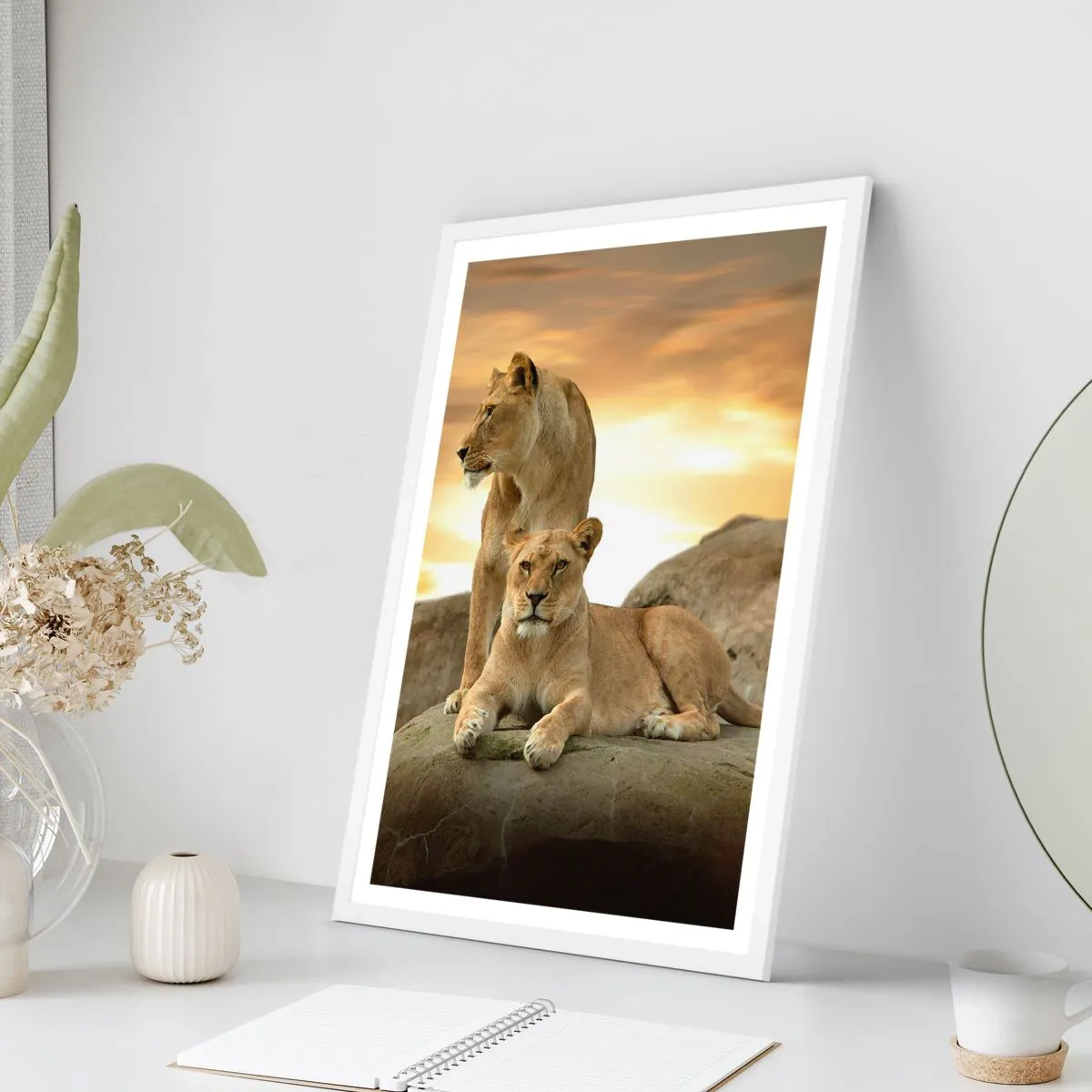 Plakát v bílém rámu - Královský majestát - 40x50 cm