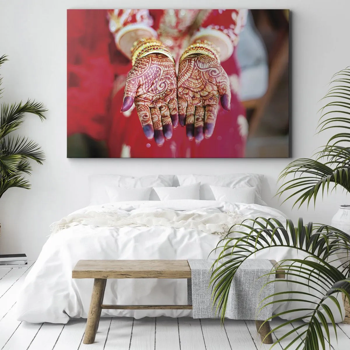Obraz na plátně - Ruce zdobené hennou na pozadí červených šatů - 70x50cm - Připravená chytit štěstí - Moderní nástěnná dekorace do obývacího pokoje a ložnice ARTTOR