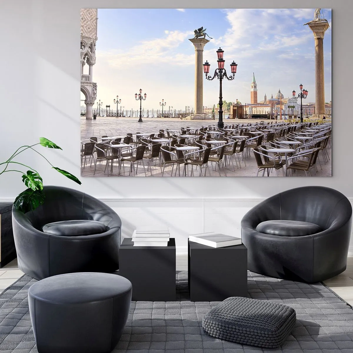 Obraz na skle - Náměstí se sloupy a řadami židlí v Benátkách - 70x50cm - Zveme, vše připraveno - Moderní nástěnná dekorace do obývacího pokoje a ložnice ARTTOR