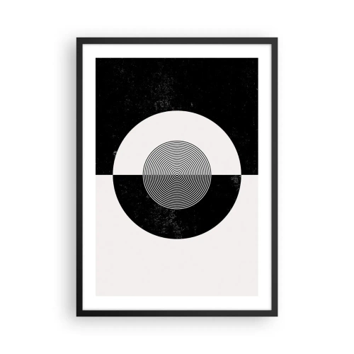 Plakát v černém rámu - Geometrický vzor v černé a bílé se soustředným kruhem - 50x70cm - Harmonie v černé a bílé - Moderní nástěnná dekorace do obývacího pokoje a ložnice ARTTOR