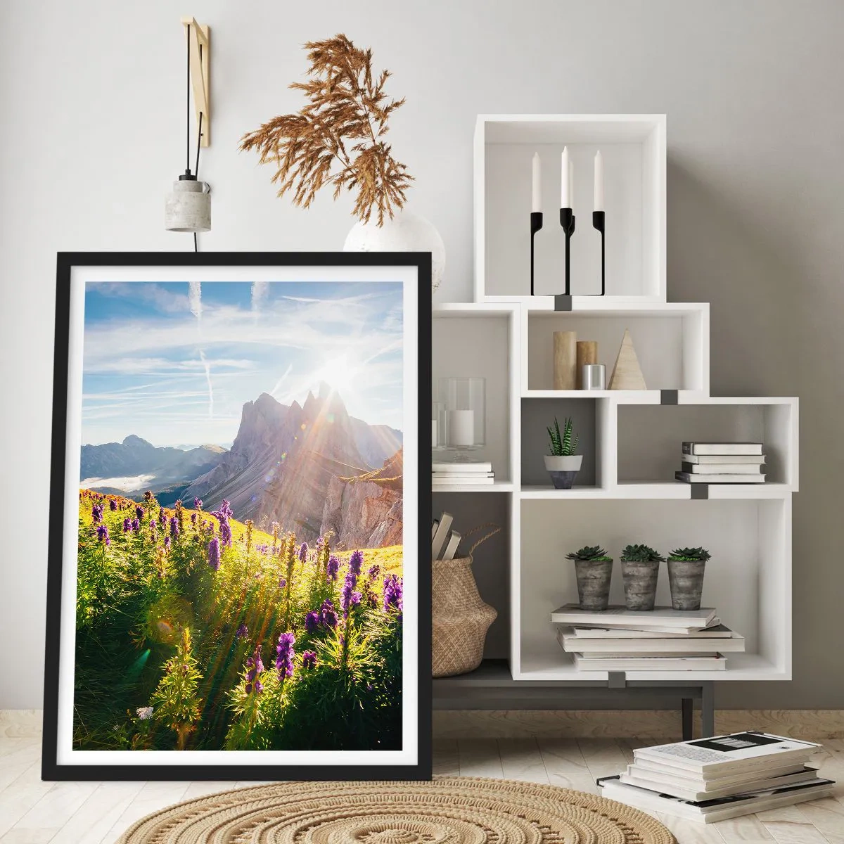 Plakát v černém rámu - Horská krajina s loukou plnou květin při východu slunce - 50x70cm - Tajemný život bylin - Moderní nástěnná dekorace do obývacího pokoje a ložnice ARTTOR