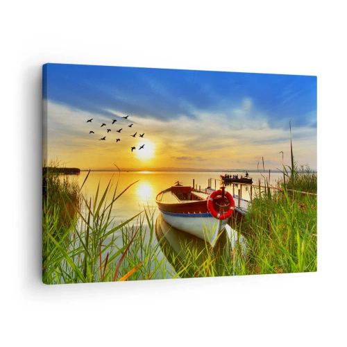 Obraz na plátně - Loď na břehu jezera při západu slunce - 70x50cm - Kormoráni už odlétají - Moderní nástěnná dekorace do obývacího pokoje a ložnice ARTTOR