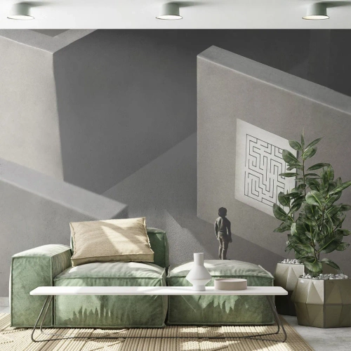 Fototapeta Standard Eco - Postava v bludišti dívající se na nástěnný diagram - 100x70cm - Kde to ale jsem? - Moderní nástěnná dekorace do obývacího pokoje a ložnice ARTTOR
