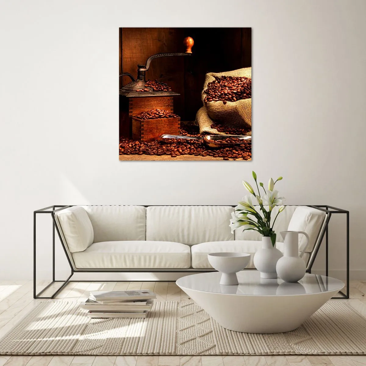 Obraz na skle - Zátiší se zrnky kávy a mlýnkem - 40x40 cm