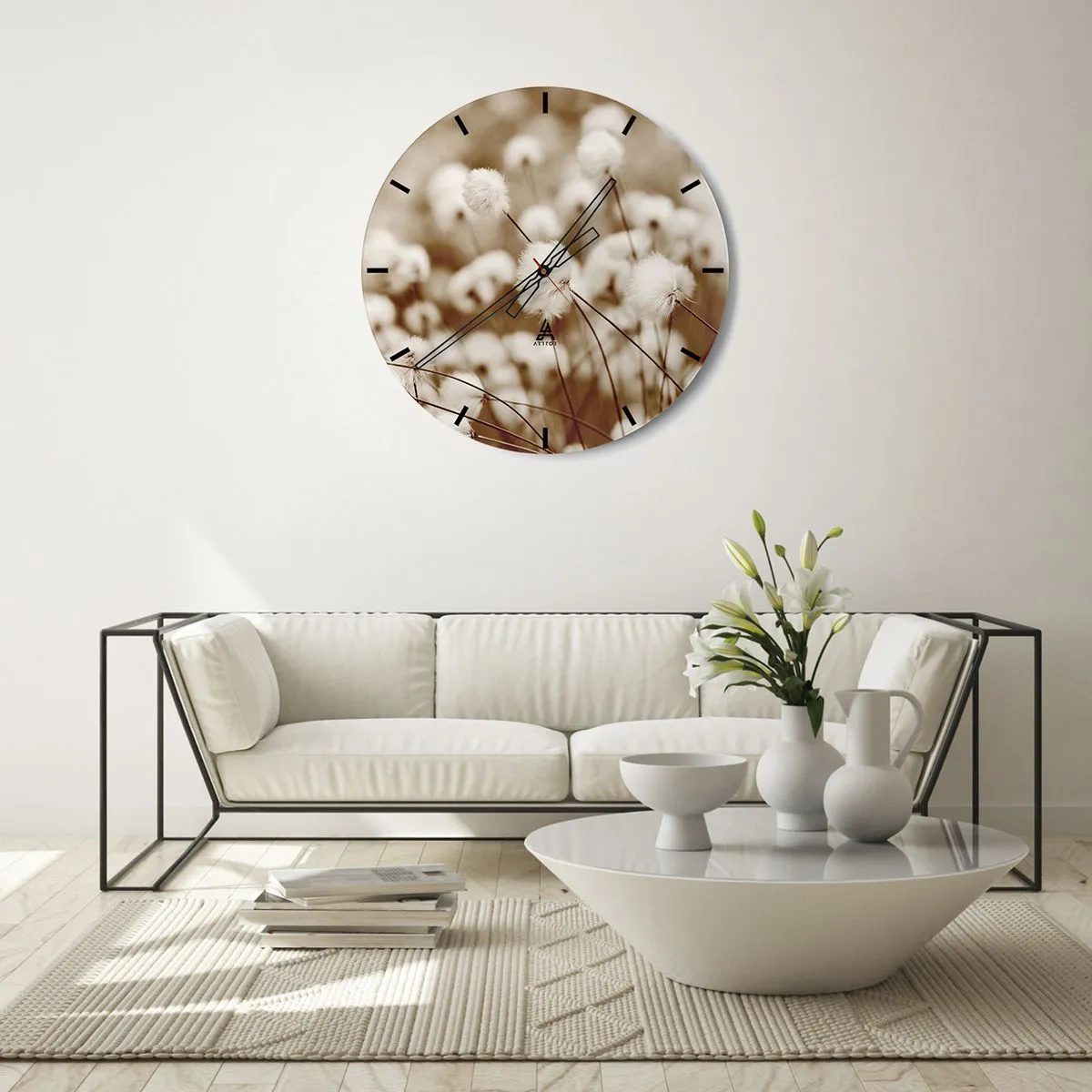 Nástěnné hodiny - Nadýchané bílé rostliny proti mlhavé sépiové louce - 30x30cm - Chlupatý lán - Moderní nástěnná dekorace do obývacího pokoje, kuchyně a ložnice ARTTOR