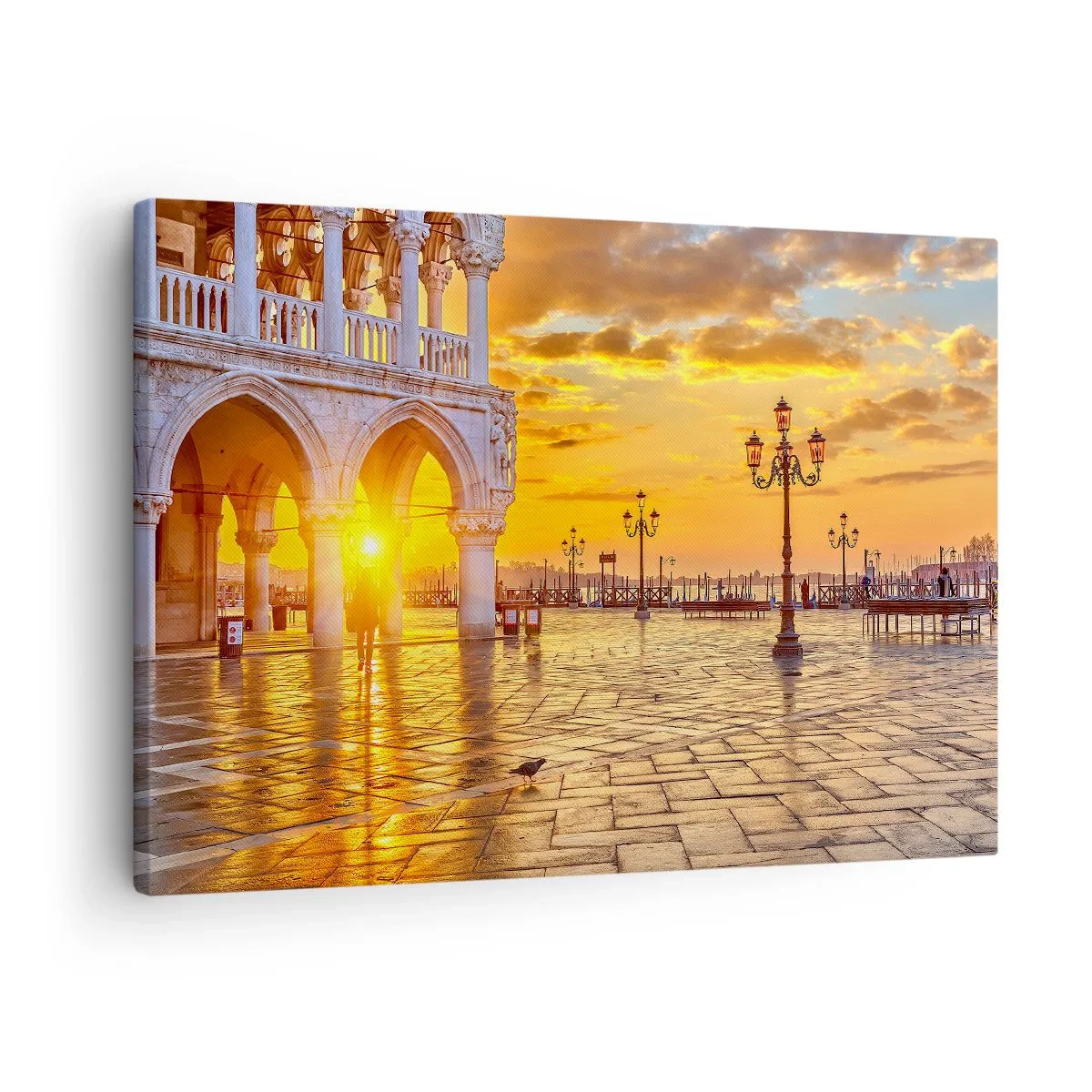 Obraz na plátně - Zlatý západ slunce na náměstí s arkádami a lampami - 70x50cm - Kde jsou všichni? - Moderní nástěnná dekorace do obývacího pokoje a ložnice ARTTOR