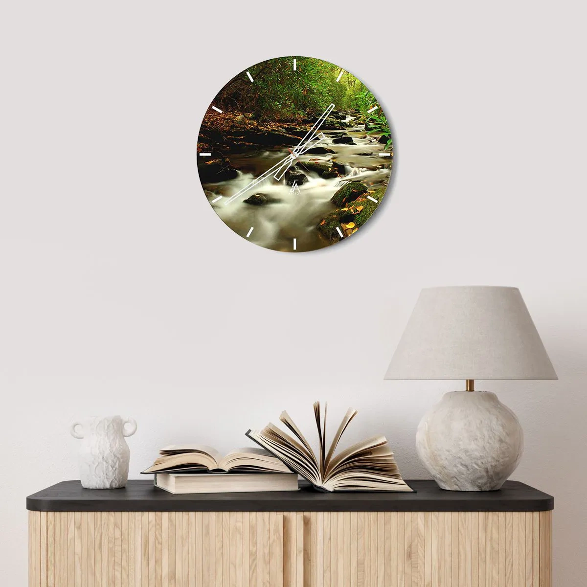 Nástěnné hodiny - Jako tekuté stříbro - 30x30 cm