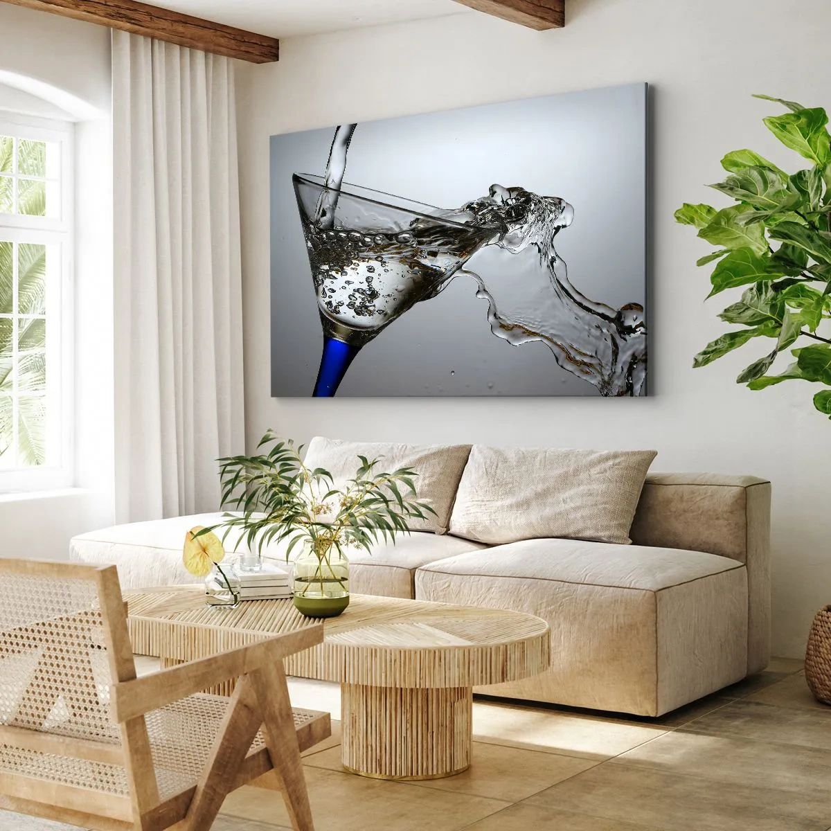 Obraz na plátně - Sklenice vody v pohybu na světlém pozadí - 70x50cm - Křišťálová voda v křišťálovém skle - Moderní nástěnná dekorace do obývacího pokoje a ložnice ARTTOR