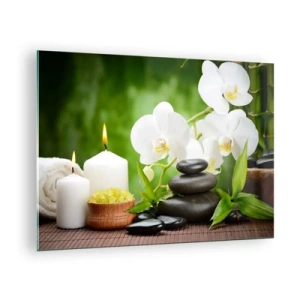 Obraz na skle - Lázně s orchidejemi, kameny a svíčkami na zeleném pozadí - 70x50cm - Voňavý, květinový, jemný dotek - Moderní nástěnná dekorace do obývacího pokoje a ložnice ARTTOR