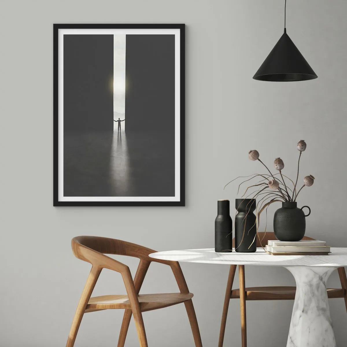 Plakát v černém rámu - Muž stojící ve světle praskliny v tmavém prostředí - 50x70cm - Krok ke světlé budoucnosti - Moderní nástěnná dekorace do obývacího pokoje a ložnice ARTTOR