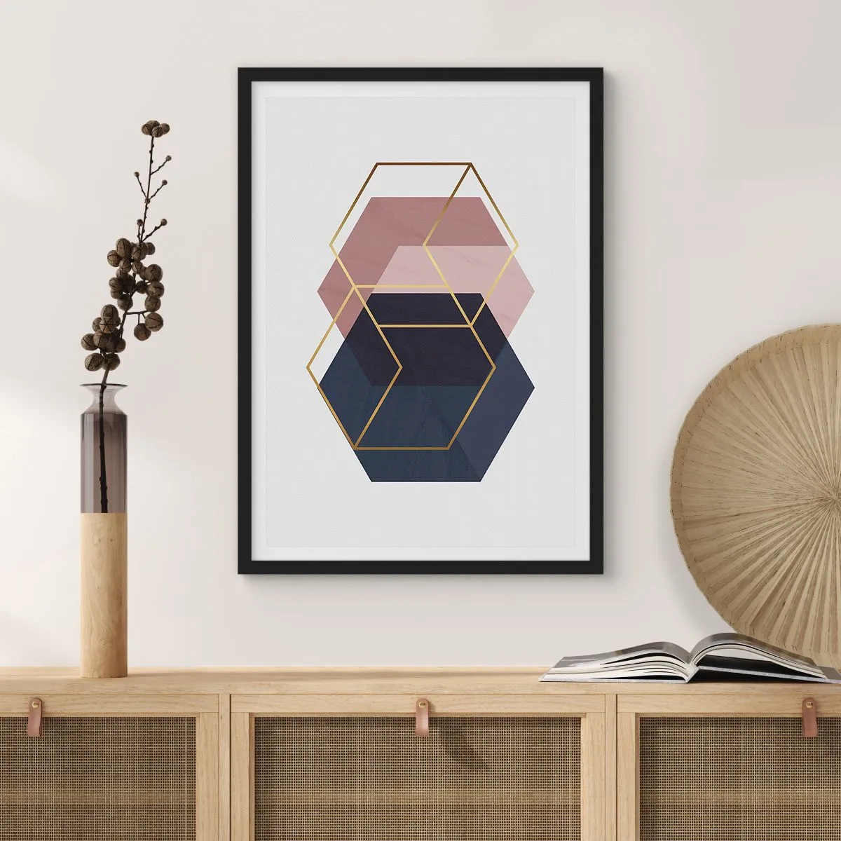 Plakát v černém rámu - Zlaté geometrické tvary na pozadí v odstínech tmavě modré a růžové - 50x70cm - Síla jednoduchosti - Moderní nástěnná dekorace do obývacího pokoje a ložnice ARTTOR