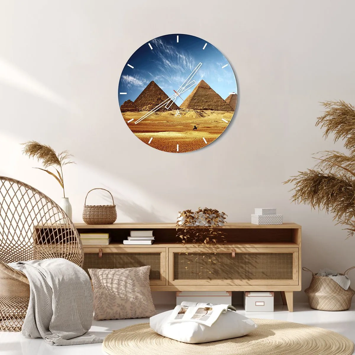 Nástěnné hodiny - Pyramidy v Gíze proti modré obloze - 30x30cm - 40 století se na vás dívá - Moderní nástěnná dekorace do obývacího pokoje, kuchyně a ložnice ARTTOR