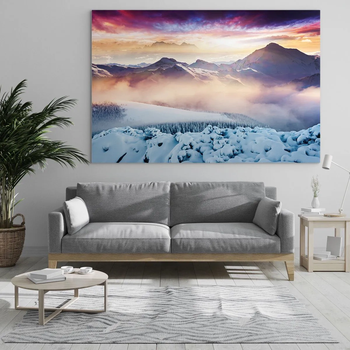Obraz na skle - Zimní horská krajina se zapadajícím sluncem a mlhou - 70x50cm - Síla a čistota přírody - Moderní nástěnná dekorace do obývacího pokoje a ložnice ARTTOR