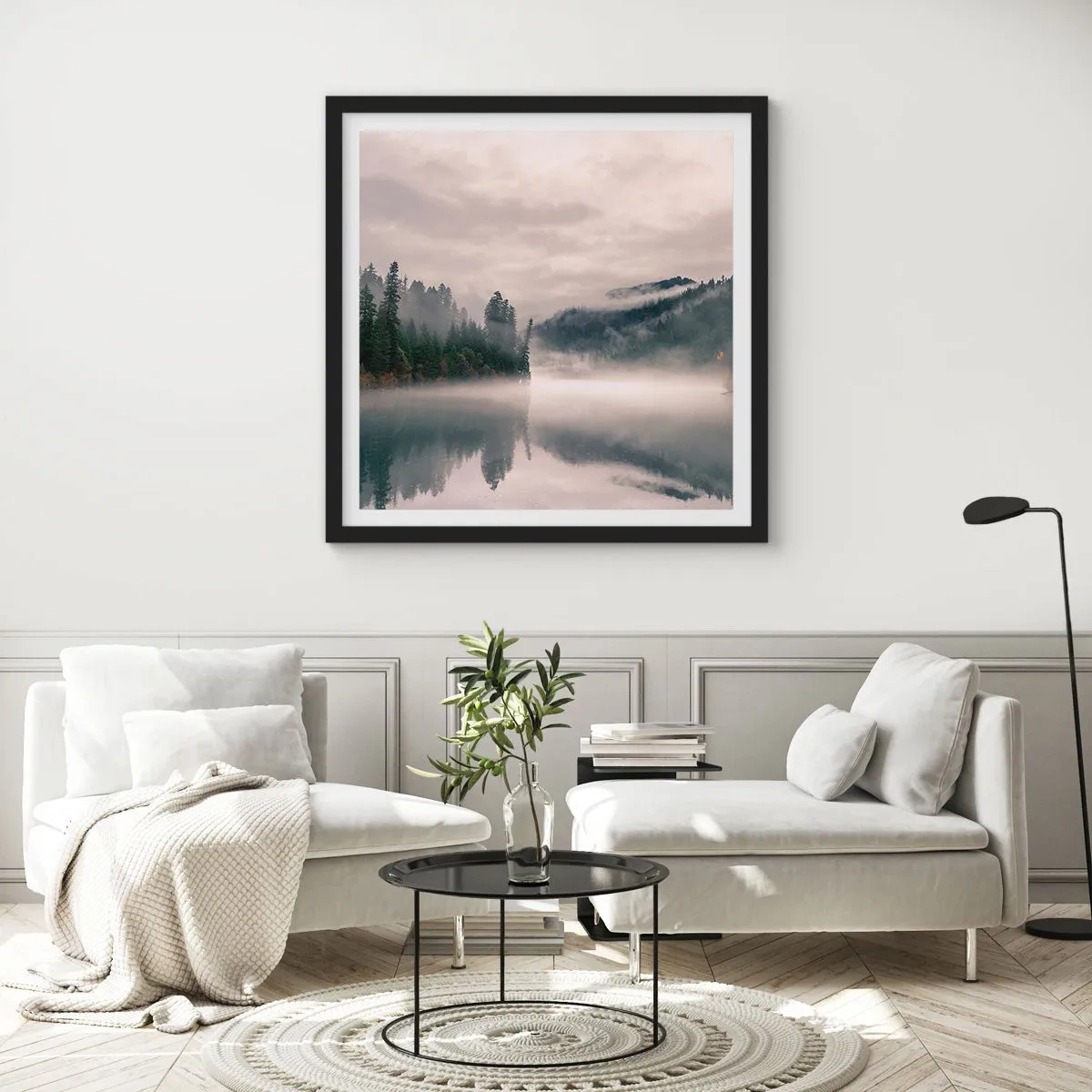 Plakát v černém rámu - V zamyšlení, v mlze - 50x50 cm