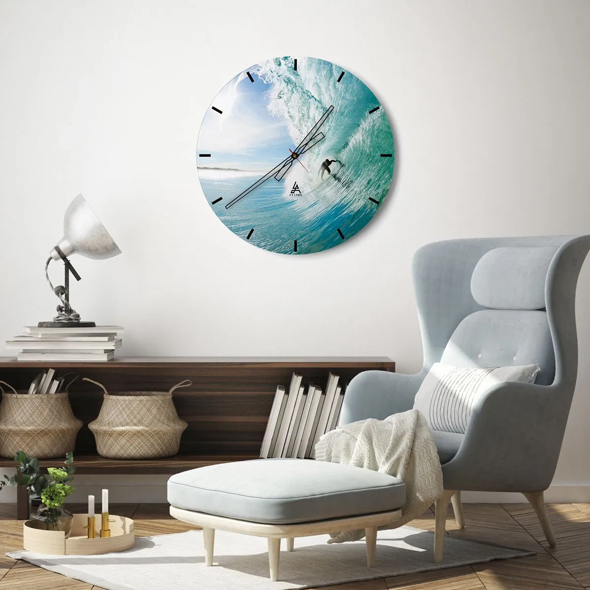 Nástěnné hodiny - Surfař ve vodním tunelu proti modré obloze - 30x30cm - Vždy na povrchu - Moderní nástěnná dekorace do obývacího pokoje, kuchyně a ložnice ARTTOR